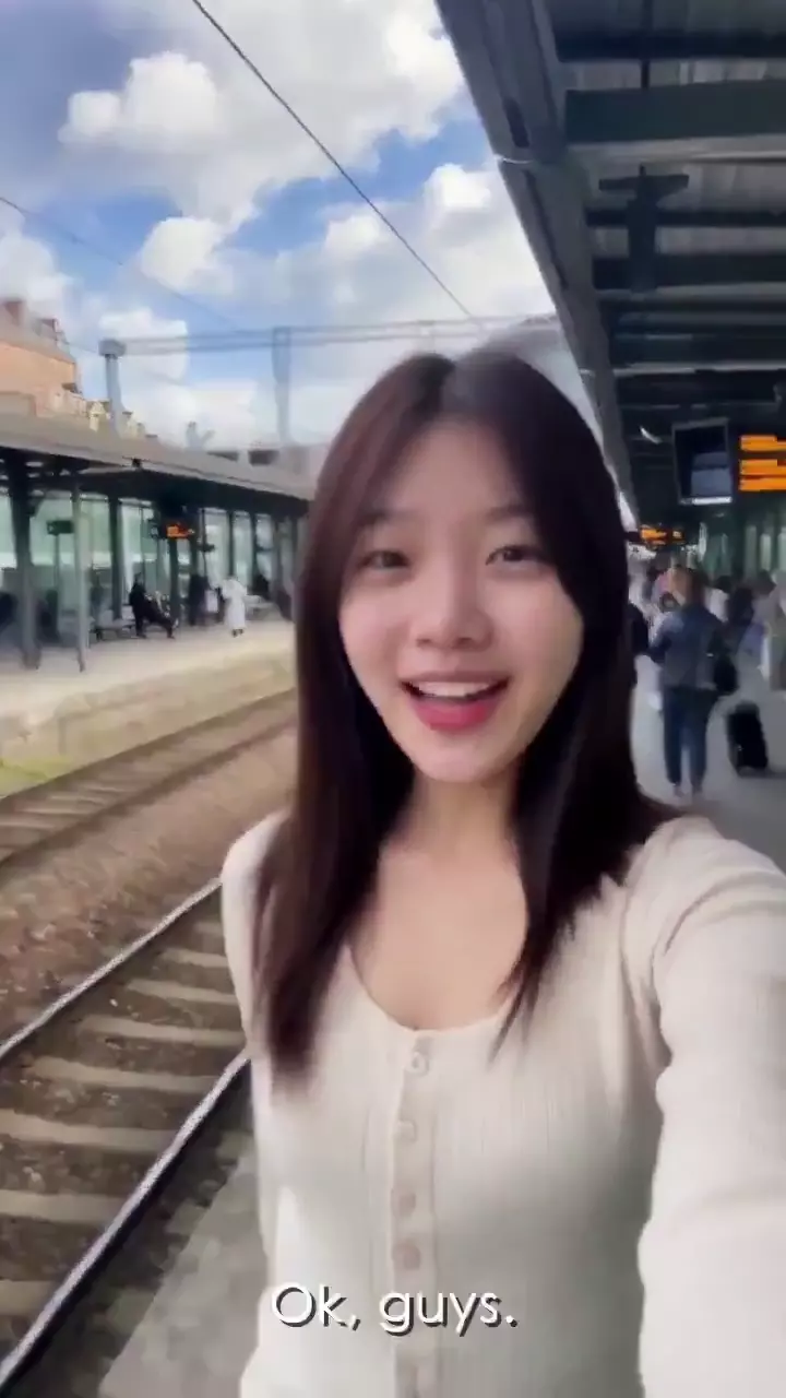 Prévia de First Train Journey Smartphone Vlog